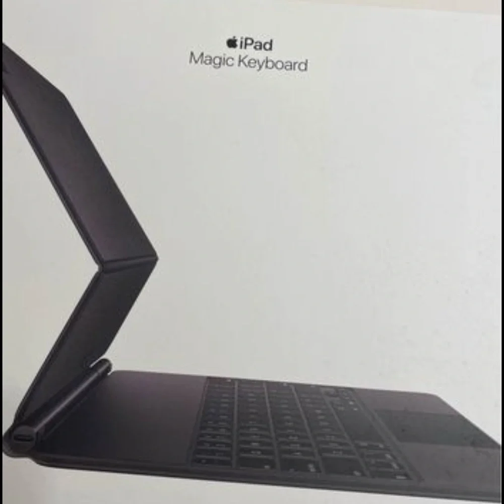 Ipad Pro 12.9 5th Gen With Keyboard and case